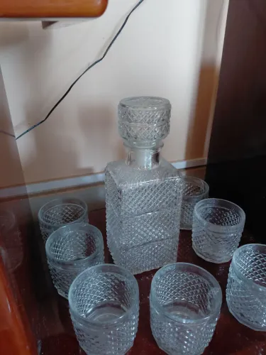 Conjunto de garrafa e copos NOVO