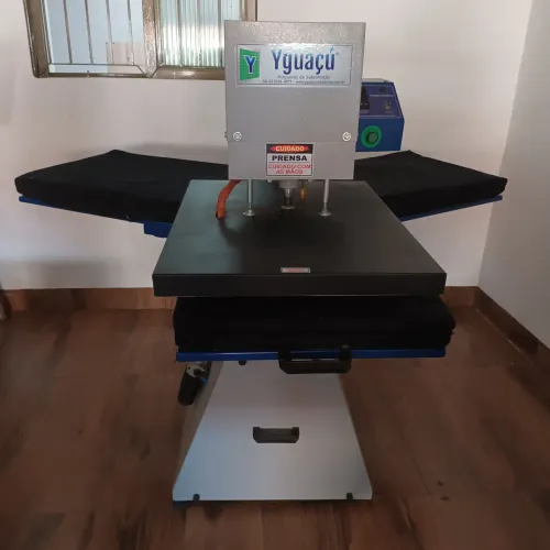 Máquina pneumática de prensa 3 berços nova