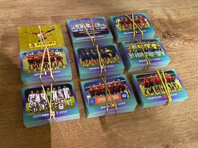 Album Copa 2022 Capa Dura Prata Com Todas Figurinhas Para Colar + 2 Legends