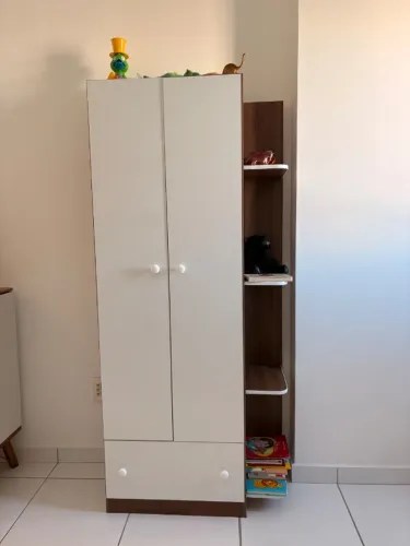 Guarda roupa pequeno