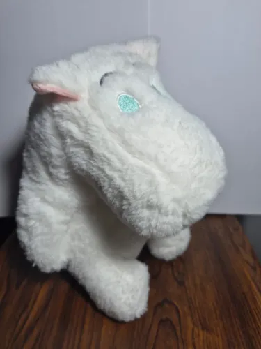 Pelúcia Moomin de olhinho azul