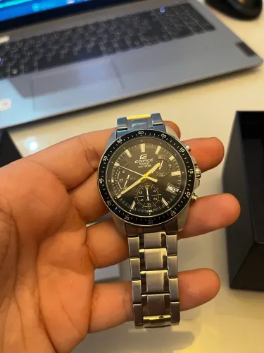 Casio Edifice EFV 540 - Semi novo na caixa ainda na garantia