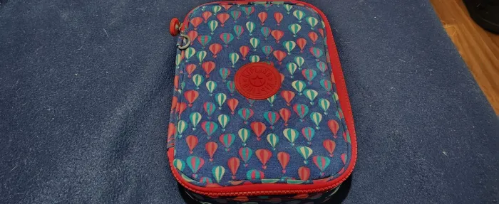estojo kipling 100 pens estampado original em ótimo estado