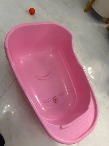 Banheira Infantil Rosa com Ralo de Escoamento - Como Nova!