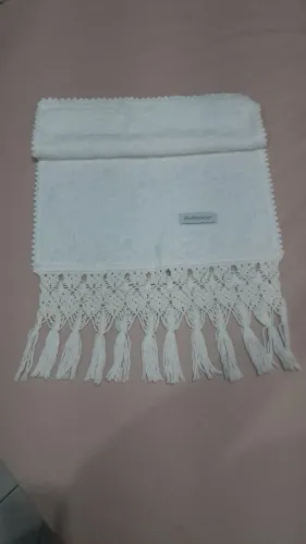 Toalha de mão com barrado em Macramê