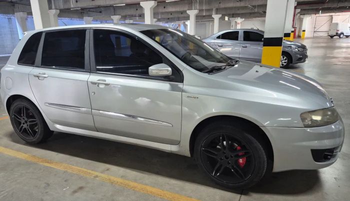 Imagem de Fiat Stilo Dualogic 1.8 Sporting Flex 8V 5P 2009