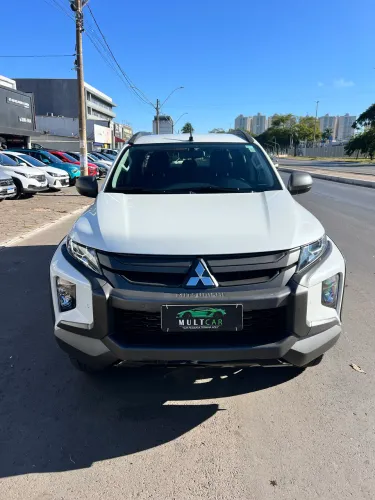 Mitsubishi L200 Trit. S.out. GLS 2.4 CD Diesel Aut. 2025