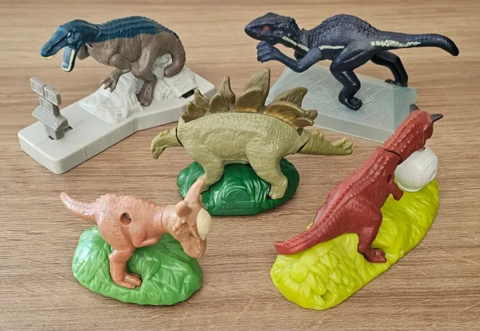 Brinquedos Bonecos da coleção Jurassic World do Mc Donald's Lote xom cinco