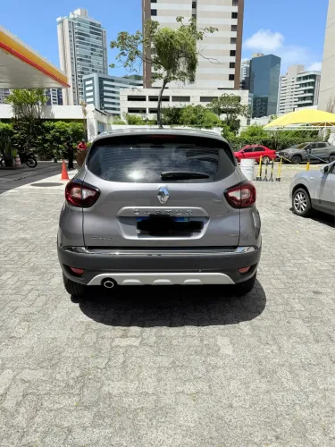 Renault Captur Intense Bose 1.6 AUT 2021 troco em carro de menor valor