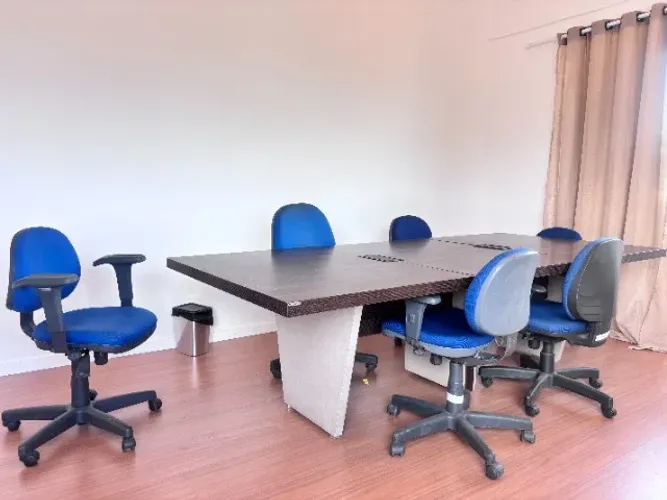 Mesa de escritório para 6 lugares