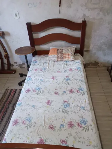 Cama solteiro madeira pura