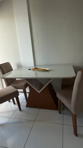 Mesa de Jantar com 4 cadeiras