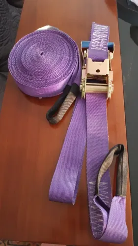 Cinta de amarração com catraca