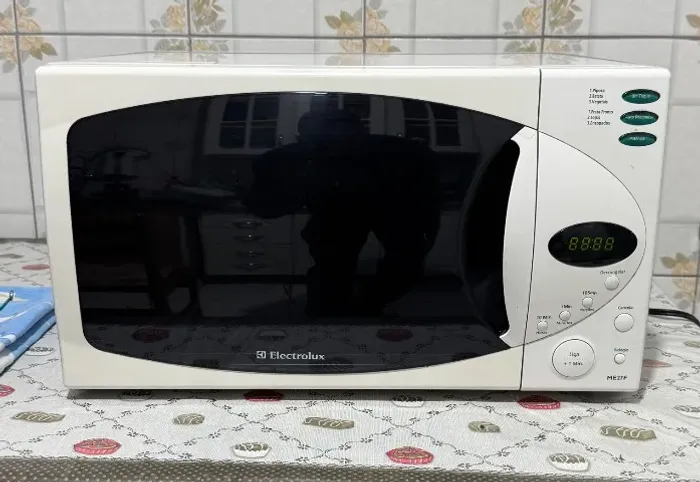Vendo microondas em ótimo estado de uso 