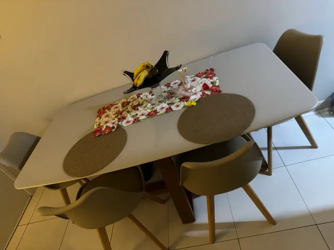 Mesa de jantar 6 lugares