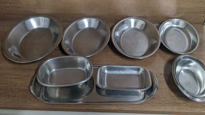 Kit de Travessas e Bandejas em Aço Inox - Diversos Tamanhos