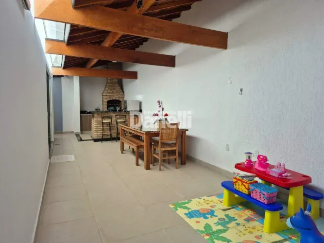 Casa em Condomínio à venda, 3 quartos, 1 suíte, 2 vagas, Residencial Vila Velha - Taubaté/
