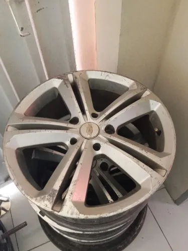 Aro 17 5furos $2500,00