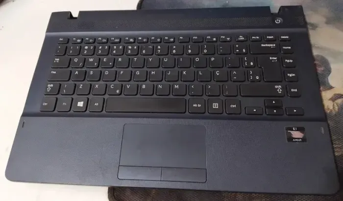 Notebook Samsung Np275e4e Vendo Carenagem Base Inferior e base do teclado