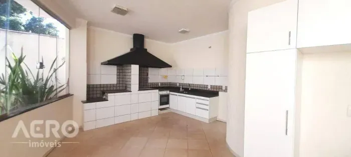 Casa com 3 dormitórios para alugar, 400 m² por R$ 5.500,00/mês - Jardim Terra Branca - Bau