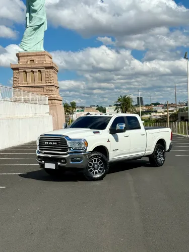 Ram 3500 Limited Longhorn 6.7 TB CD Diesel 2023