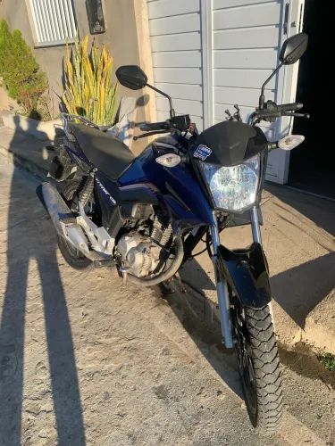 Vende se titan 160