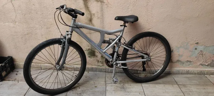 Mountain bike Caloi suspensão dupla 