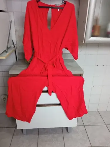 Macacão em viscose 42
