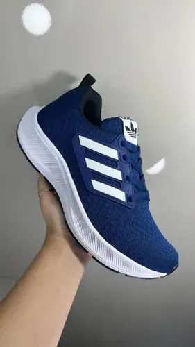 Tênis adidas