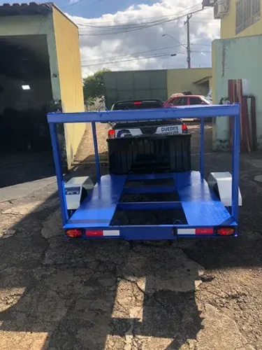 Carretinha para 2 kart com bau