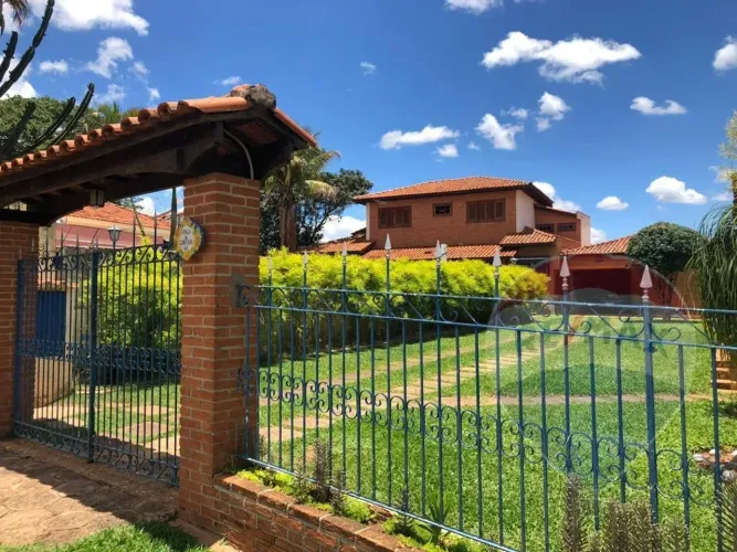 Casa para Venda em Dourado, Jardim Paulista, 6 dormitórios, 1 suíte, 5 banheiros, 8 vagas