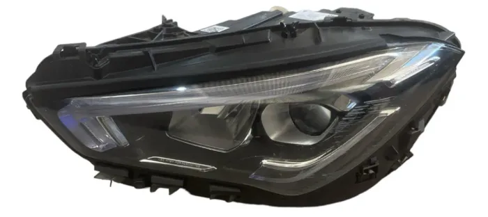 Farol Esquerdo Mercedes Cla 200 Cla 2022 2020 2021