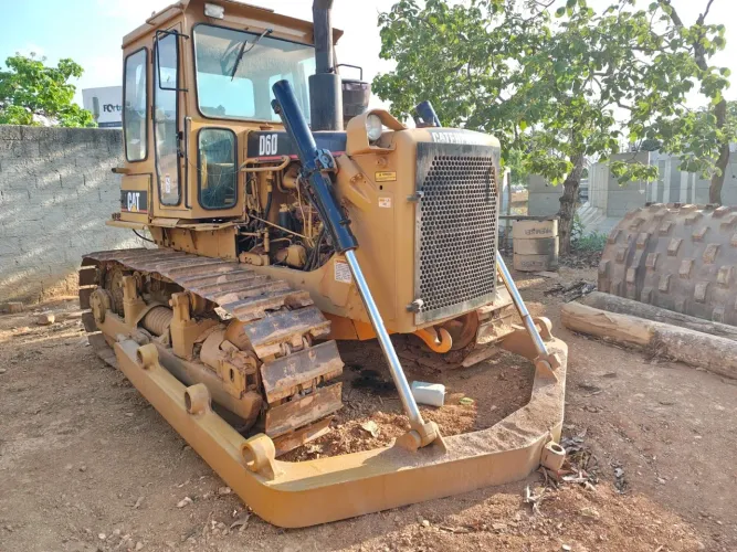 Trator de esteira Cat D6D
