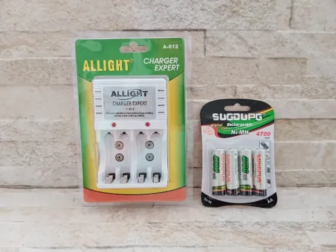 Kit Carregador de Pilhas + 4 Pilhas Recarregáveis AA 4700 MAh