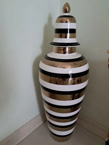 Potiche decorativo em porcelana