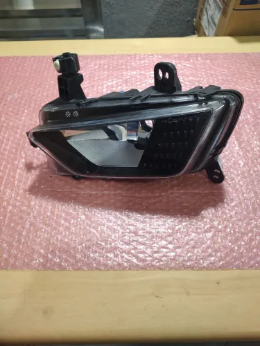 Farol de milha sem LED polo virtus 2018 2022 original usada CD 288