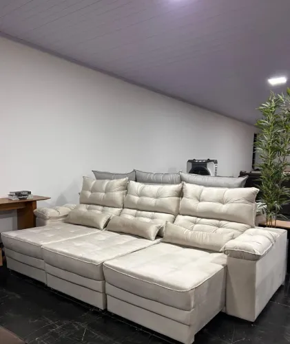 Sofá retrátil reclinável com 2,90 m na cor bege