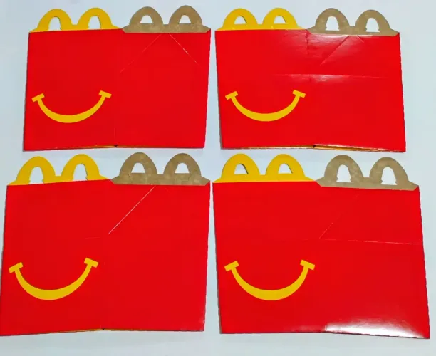 Caixinhas do Mac lanche feliz do Mac Donald's novas para colecionadores.