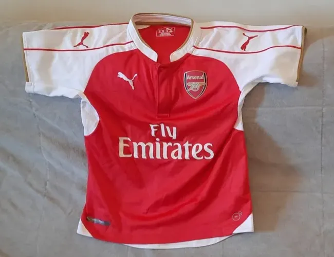 Blusa infantil Arsenal original, tamanho 6/8 anos.