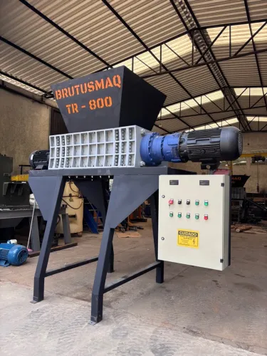 Triturador Industrial Shredder com 2 Motores de 30 CV