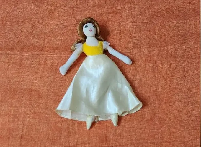 Boneca de pano vintage Princesa Bela 2006