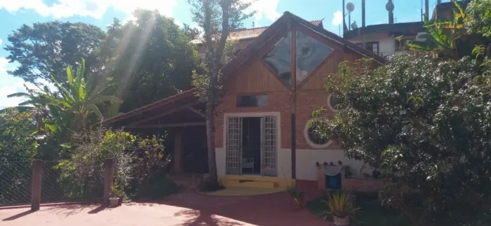 C601 - Imóvel com excelente área em bairro muito arborizado