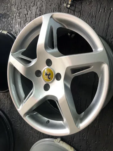 Rodas Ferrari Rocket 4x100 com pneus kit por 4200$