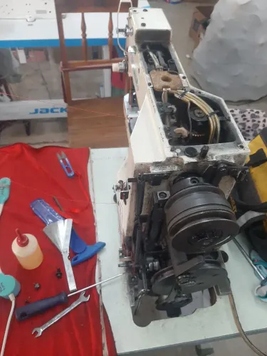 Mecânico de máquinas de costura industrial em geral