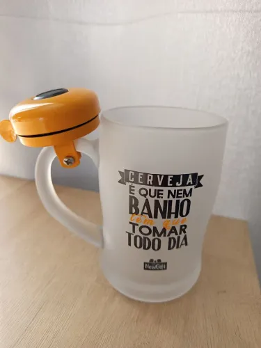 Caneca de Cerveja Divertida com Sino