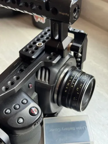 Câmera BlackMagic Pocket 4k + Lente 