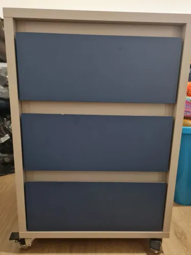Gaveteiro com 3 gavetas azul e cinza