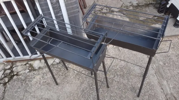 Churrasqueira portátil para espetinho 