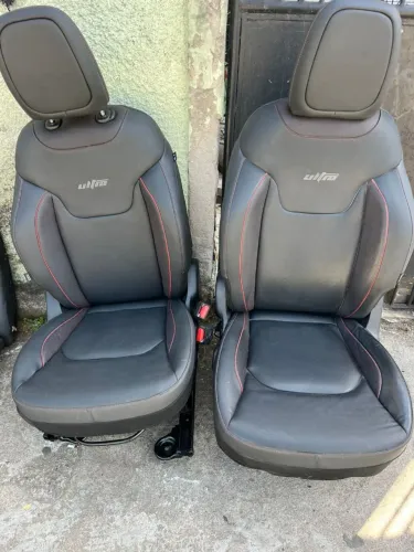 Bancos de Fiat Toro em couro