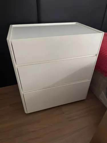 Mesa cabeceira branca 